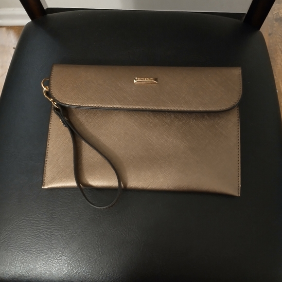 Wristlet and matching ID holder - Picture 7 of 11